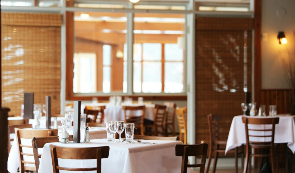 Najlepsze restauracje serwujące tradycyjną polską kuchnię w Warszawie
